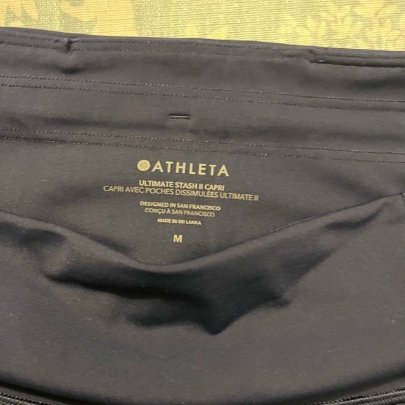 Athleta Ultimate Stash II Capri
Leggings M - Picture 3 of 11